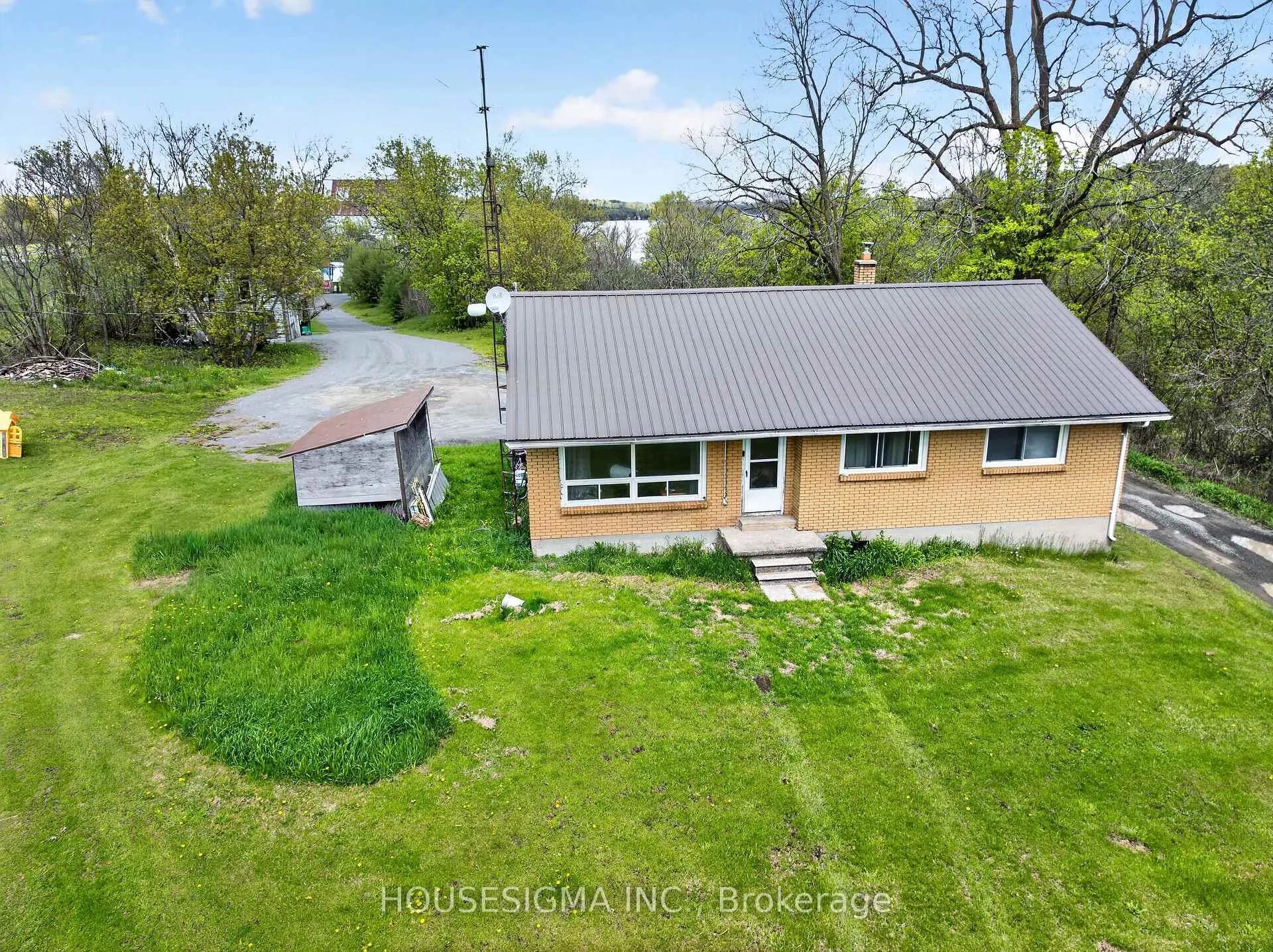 Photo 4 of 2418-2420 Rutledge Road, Frontenac, Frontenac South — HOMEH