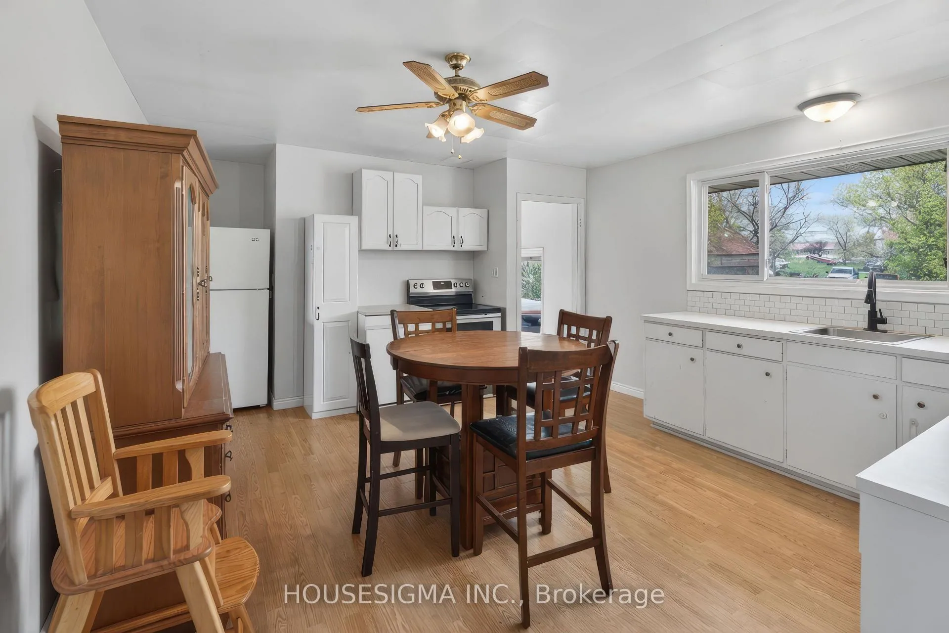 Photo 9 of 2418-2420 Rutledge Road, Frontenac, Frontenac South — HOMEH