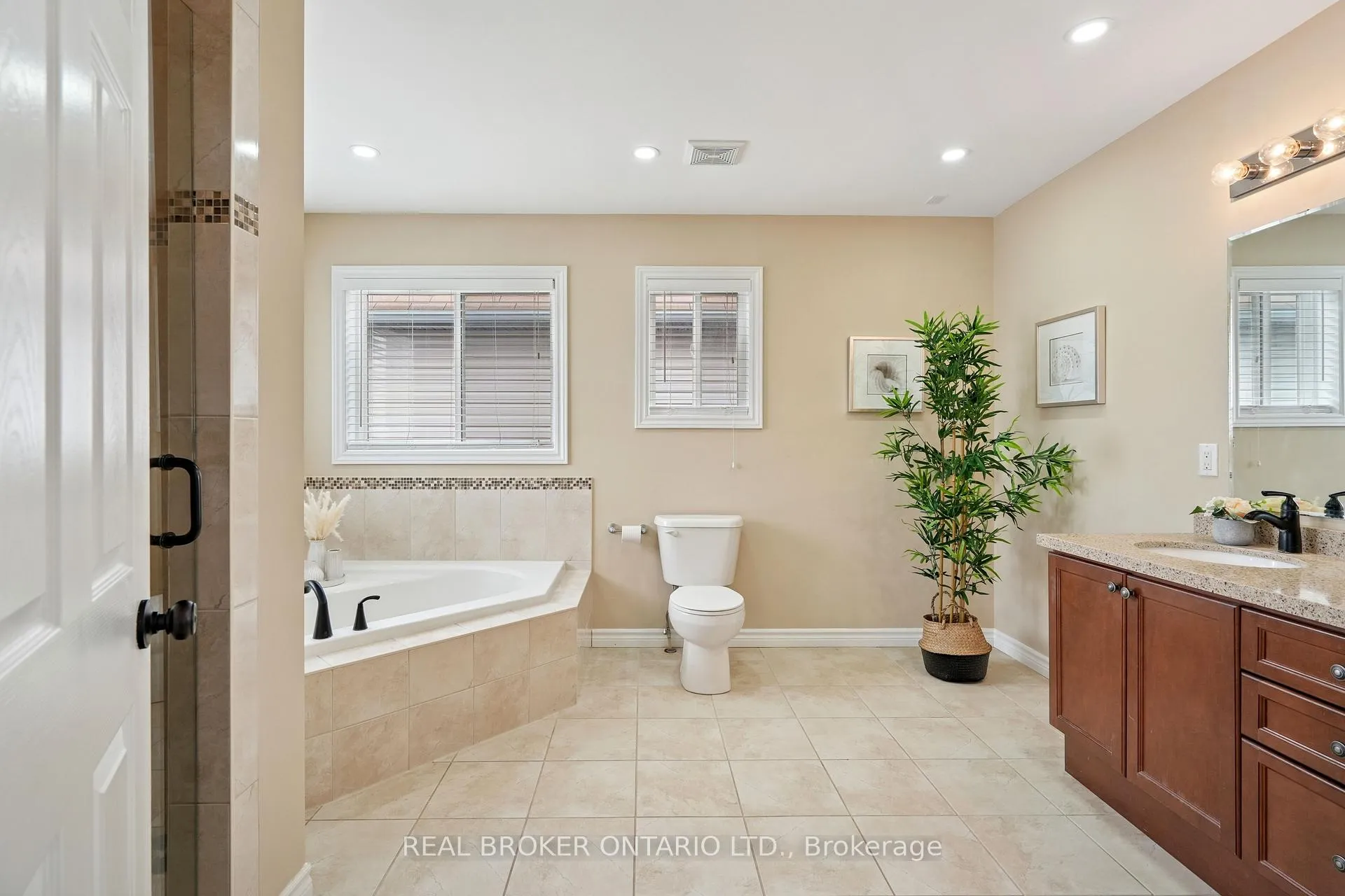 Photo 21 of 132 Coker Crescent, Guelph/Eramosa, Rockwood — HOMEH