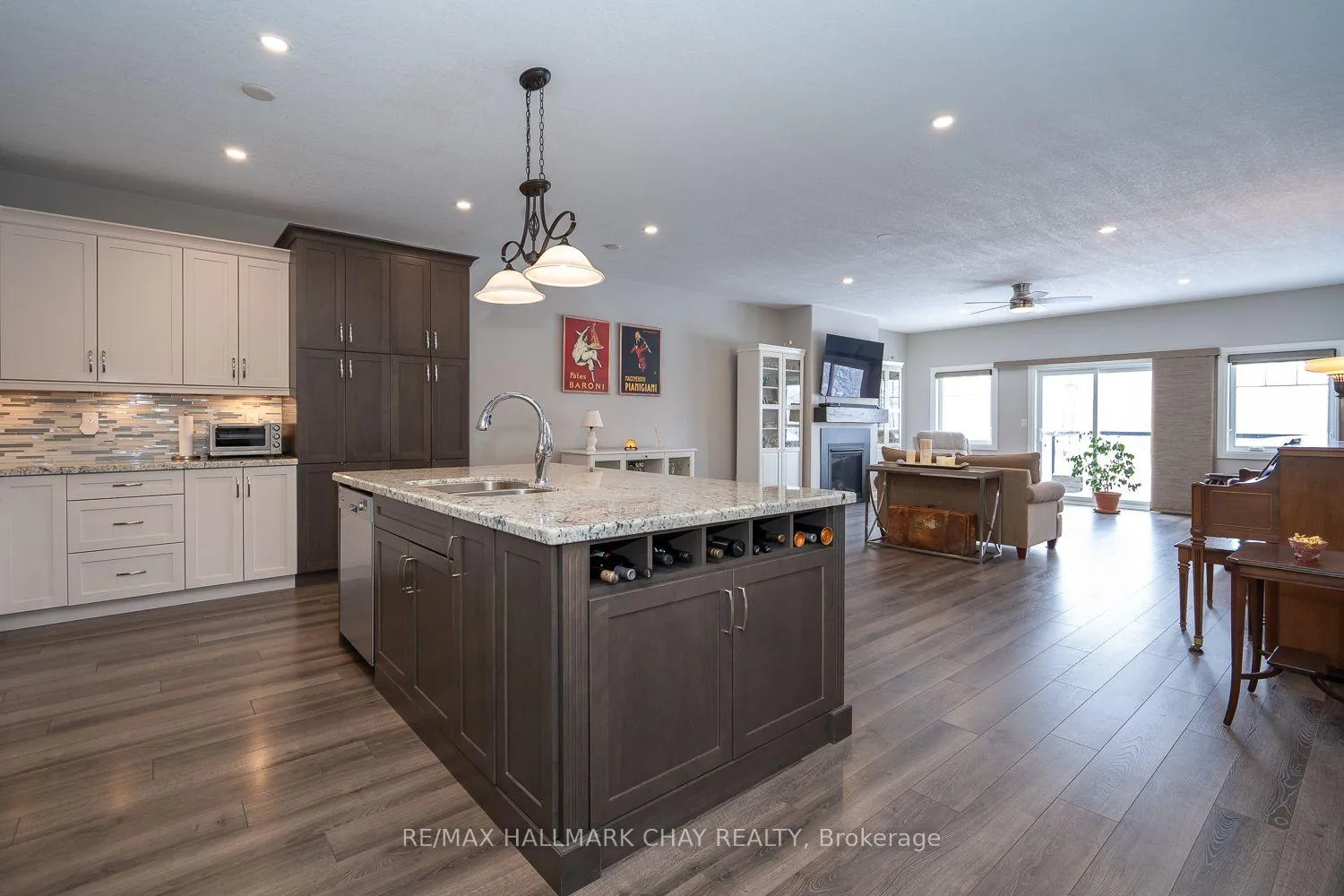 Photo 8 of 54 Landscape Drive, Oro-Medonte, Horseshoe Valley — HOMEH