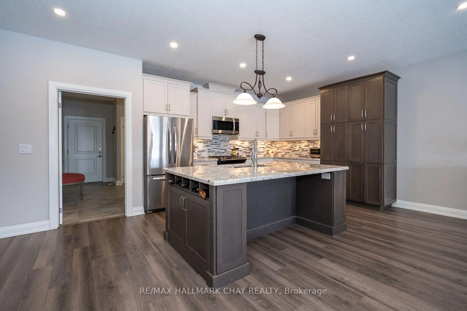 Photo 9 of 54 Landscape Drive, Oro-Medonte, Horseshoe Valley — HOMEH