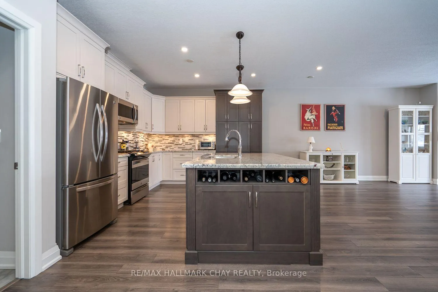 Photo 10 of 54 Landscape Drive, Oro-Medonte, Horseshoe Valley — HOMEH
