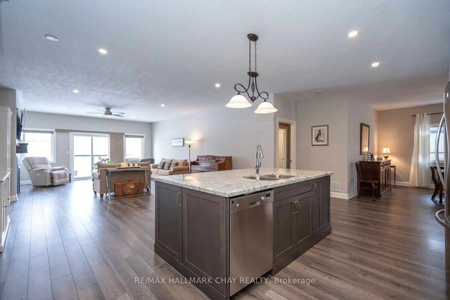 Photo 12 of 54 Landscape Drive, Oro-Medonte, Horseshoe Valley — HOMEH