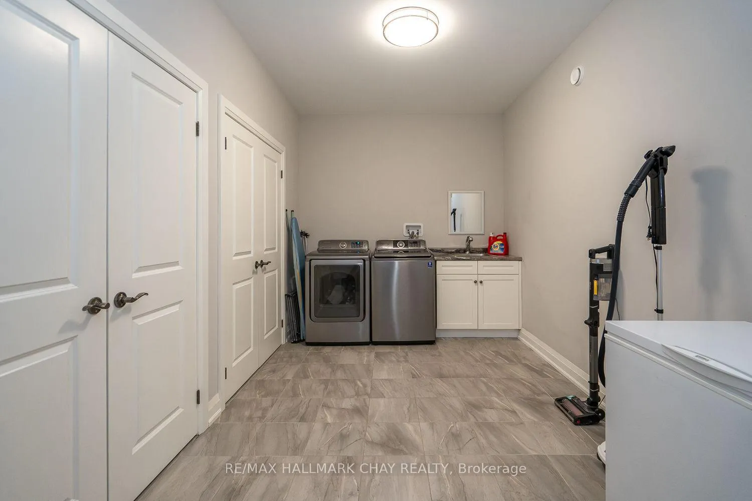 Photo 29 of 54 Landscape Drive, Oro-Medonte, Horseshoe Valley — HOMEH