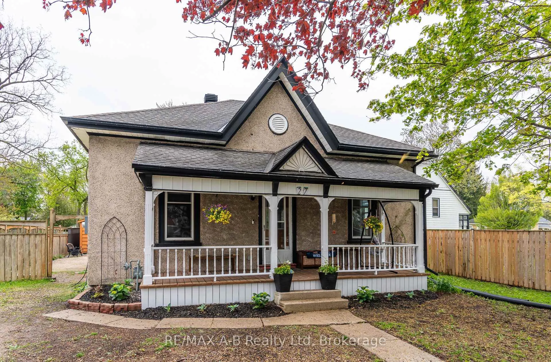 Photo 1 of 27 Home Street, Stratford — HOMEH