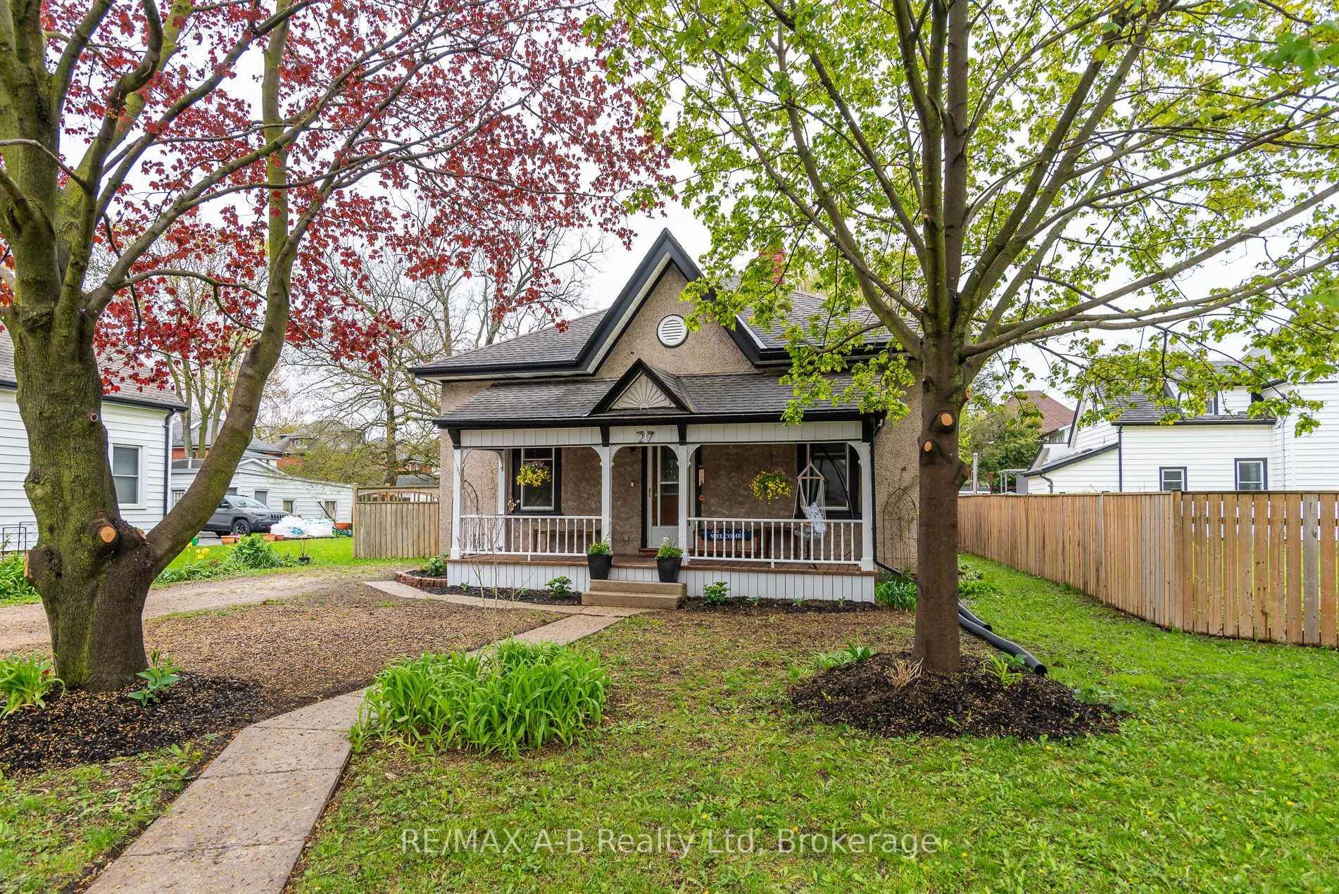 Photo 11 of 27 Home Street, Stratford — HOMEH