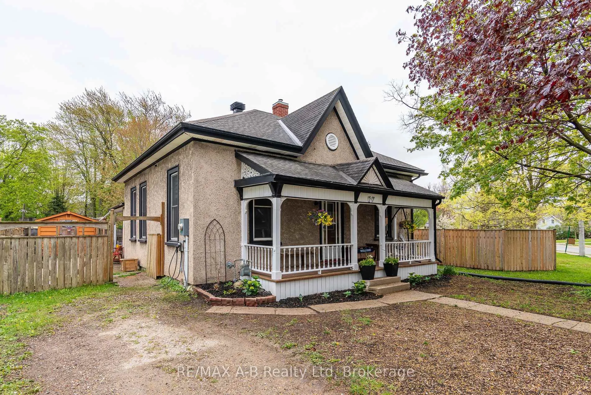 Photo 12 of 27 Home Street, Stratford — HOMEH