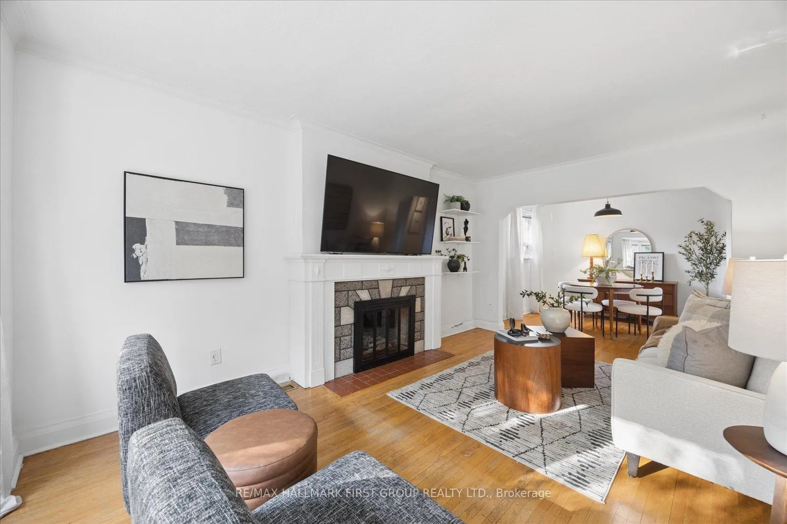 Photo 5 of 31 Machockie Road, Toronto, East York — HOMEH