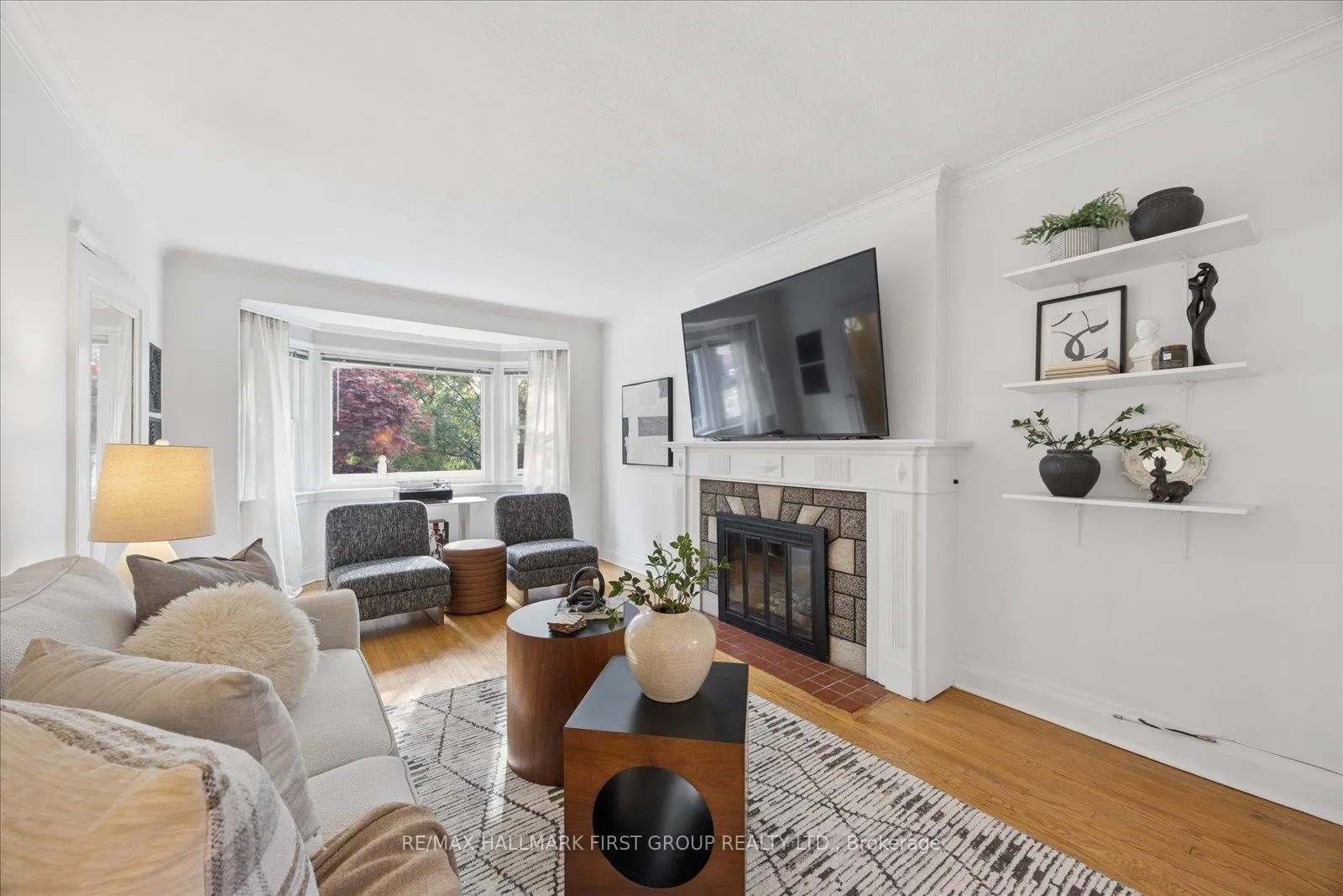 Photo 7 of 31 Machockie Road, Toronto, East York — HOMEH