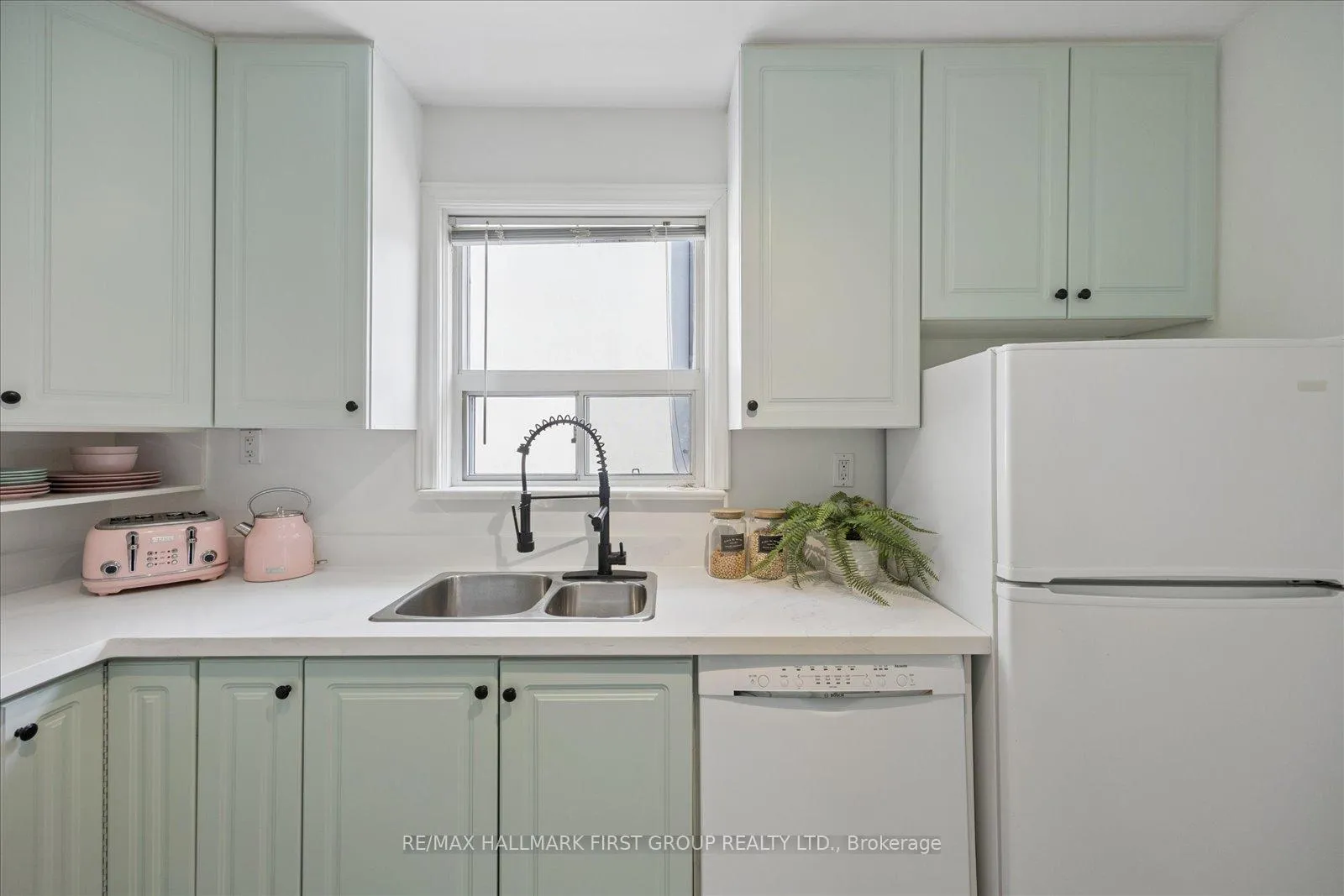 Photo 14 of 31 Machockie Road, Toronto, East York — HOMEH