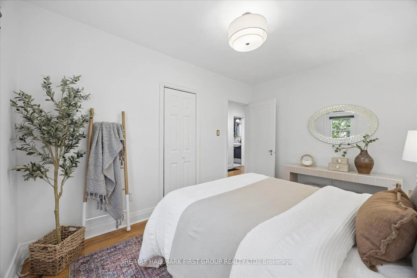 Photo 17 of 31 Machockie Road, Toronto, East York — HOMEH