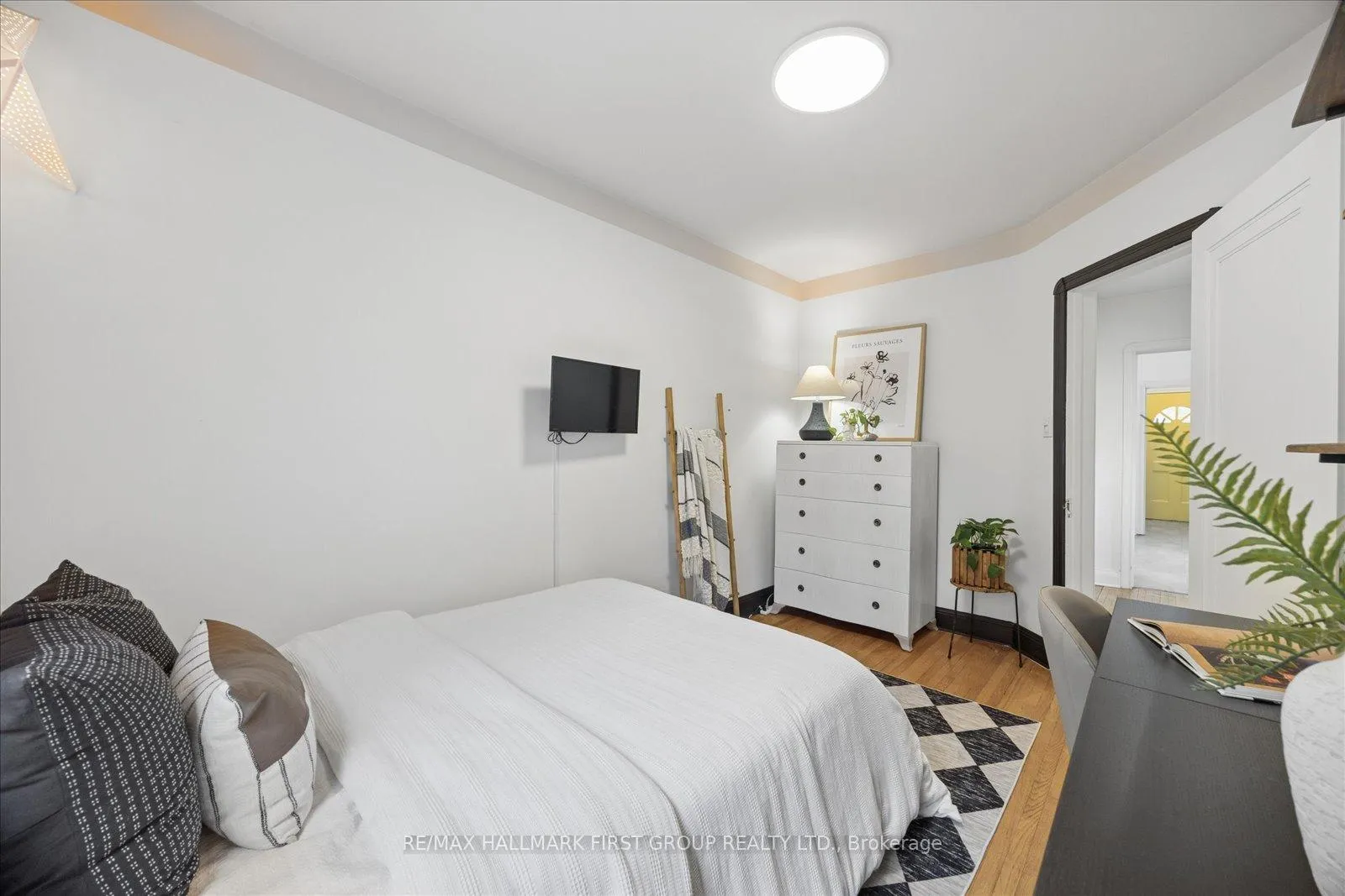 Photo 21 of 31 Machockie Road, Toronto, East York — HOMEH