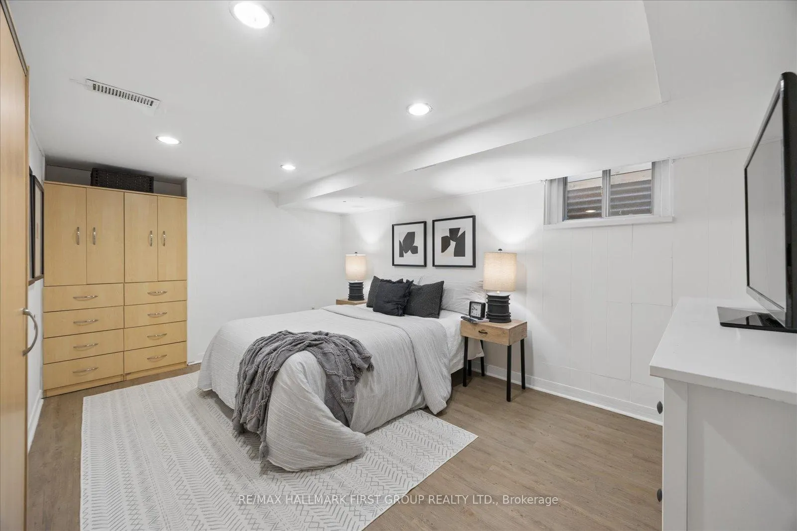 Photo 33 of 31 Machockie Road, Toronto, East York — HOMEH