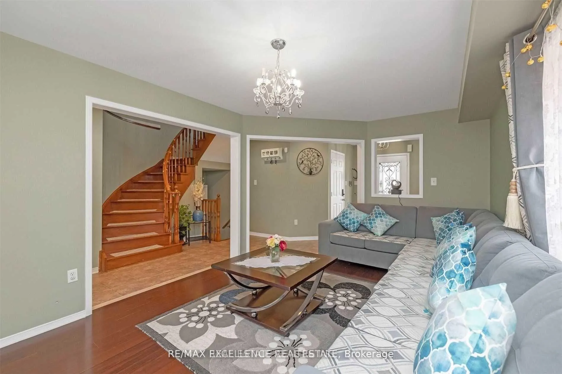 Photo 5 of 34 Snowberry Crescent S, Halton Hills, Georgetown — HOMEH