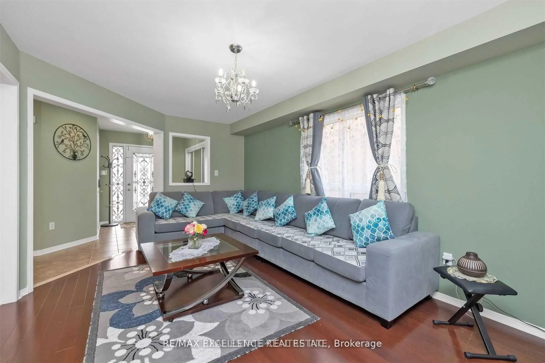 Photo 6 of 34 Snowberry Crescent S, Halton Hills, Georgetown — HOMEH