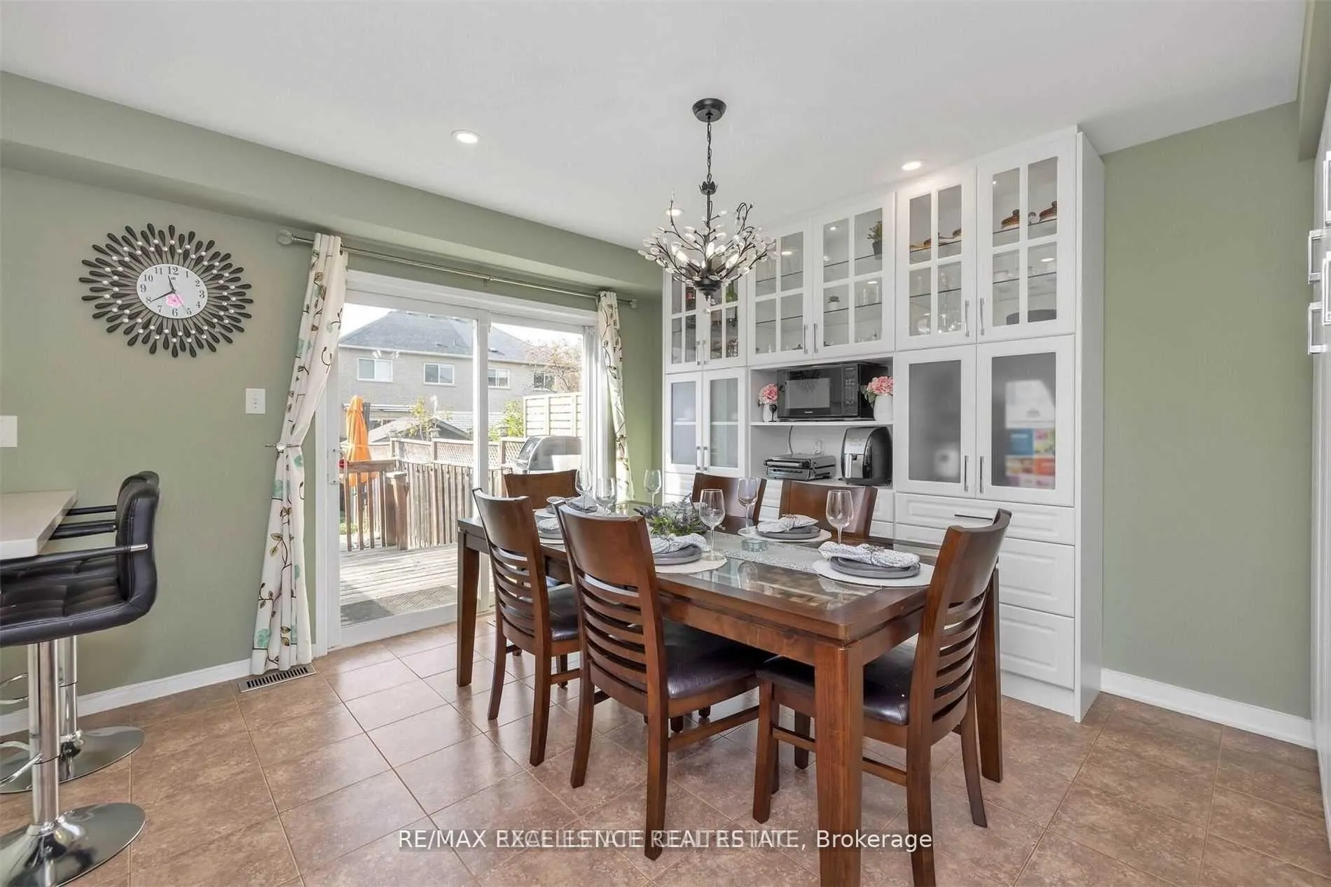 Photo 10 of 34 Snowberry Crescent S, Halton Hills, Georgetown — HOMEH