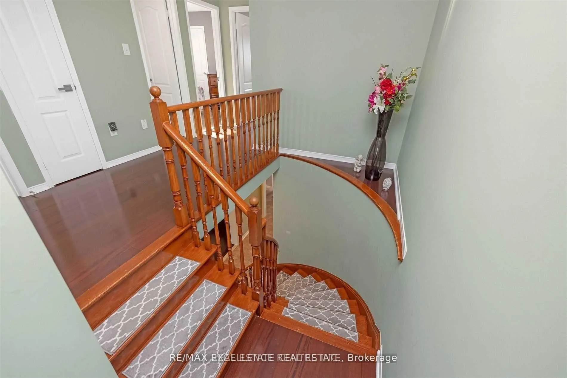 Photo 13 of 34 Snowberry Crescent S, Halton Hills, Georgetown — HOMEH