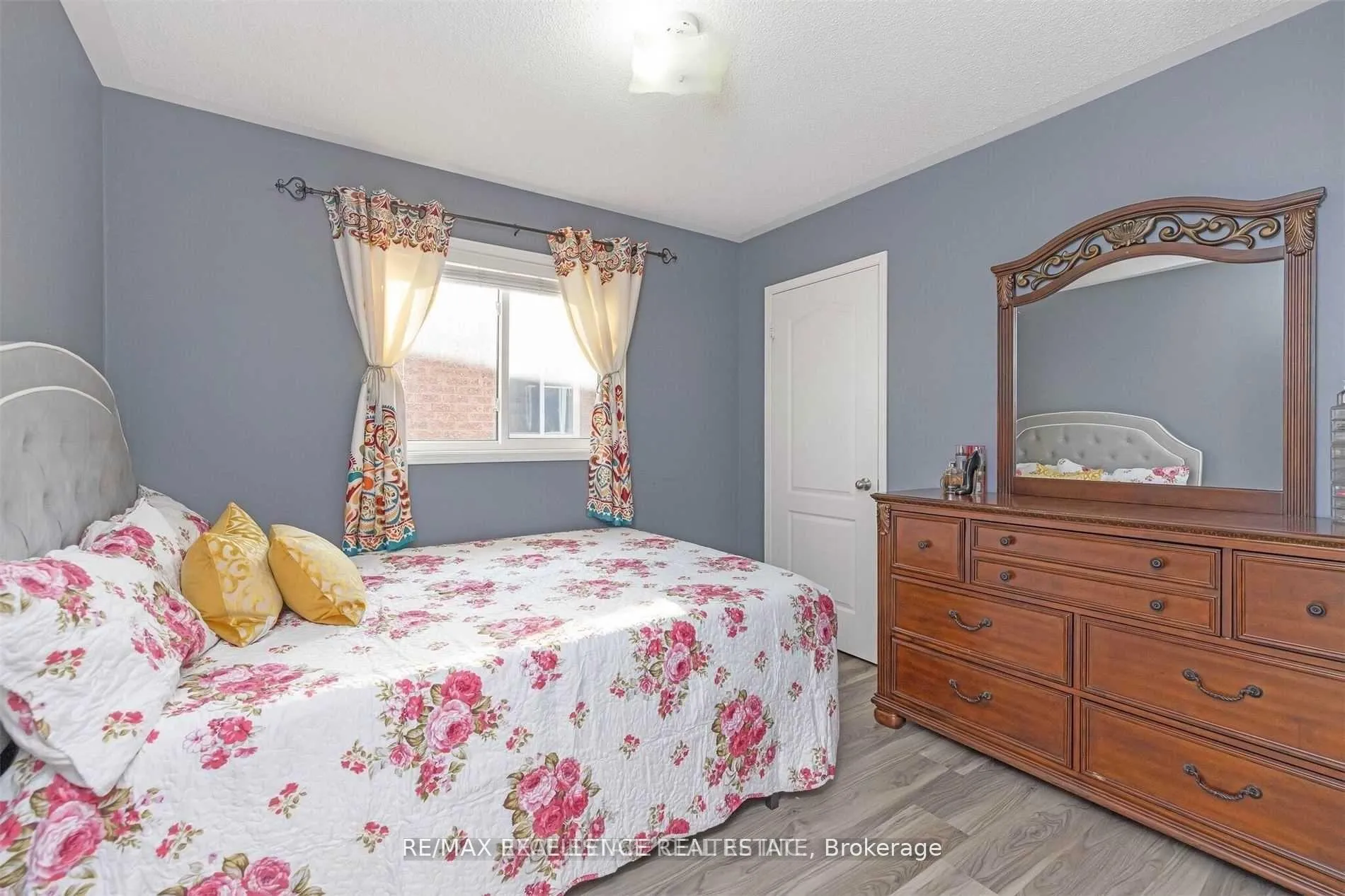 Photo 17 of 34 Snowberry Crescent S, Halton Hills, Georgetown — HOMEH