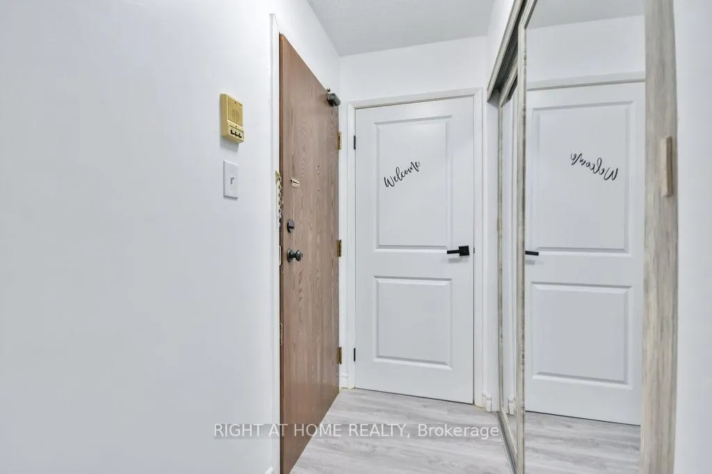 Photo 3 of Unit B6, 179 Edgehill Drive, Barrie, Letitia Heights — HOMEH