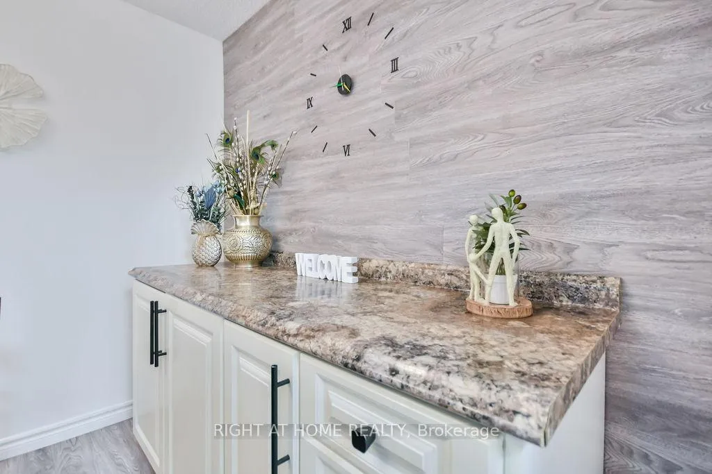 Photo 11 of Unit B6, 179 Edgehill Drive, Barrie, Letitia Heights — HOMEH