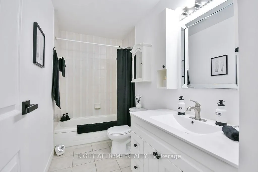 Photo 16 of Unit B6, 179 Edgehill Drive, Barrie, Letitia Heights — HOMEH