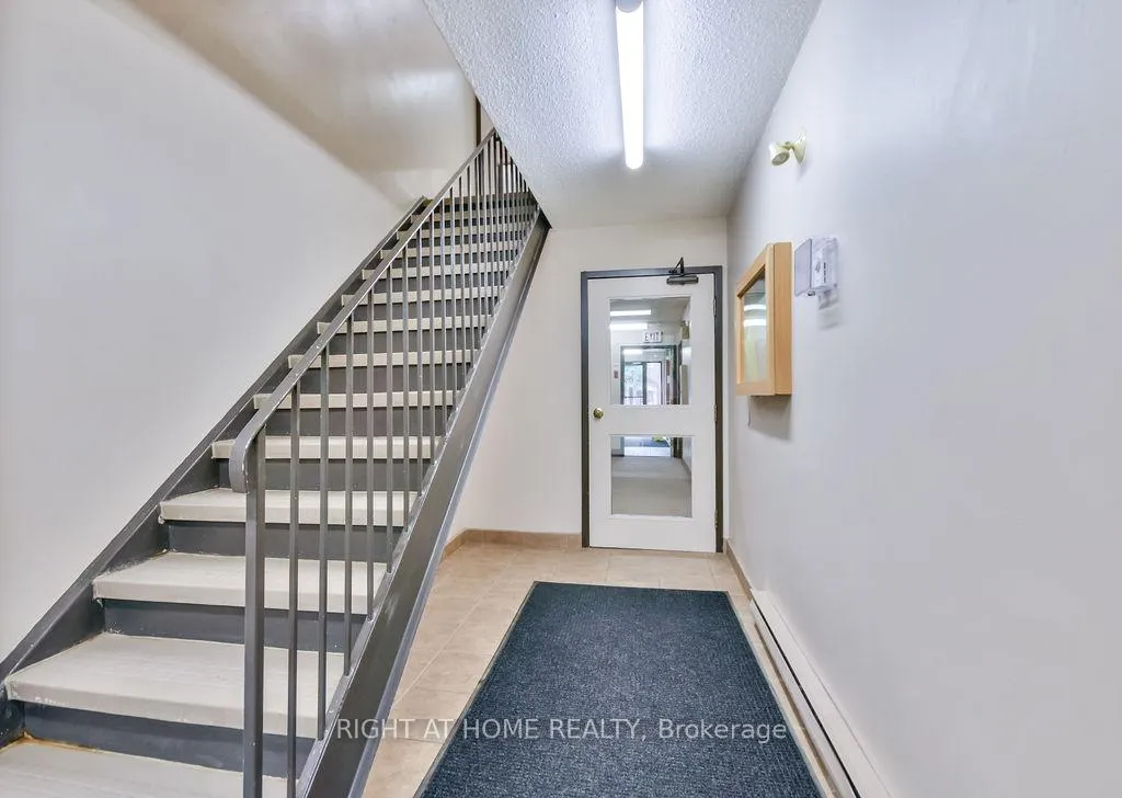 Photo 31 of Unit B6, 179 Edgehill Drive, Barrie, Letitia Heights — HOMEH