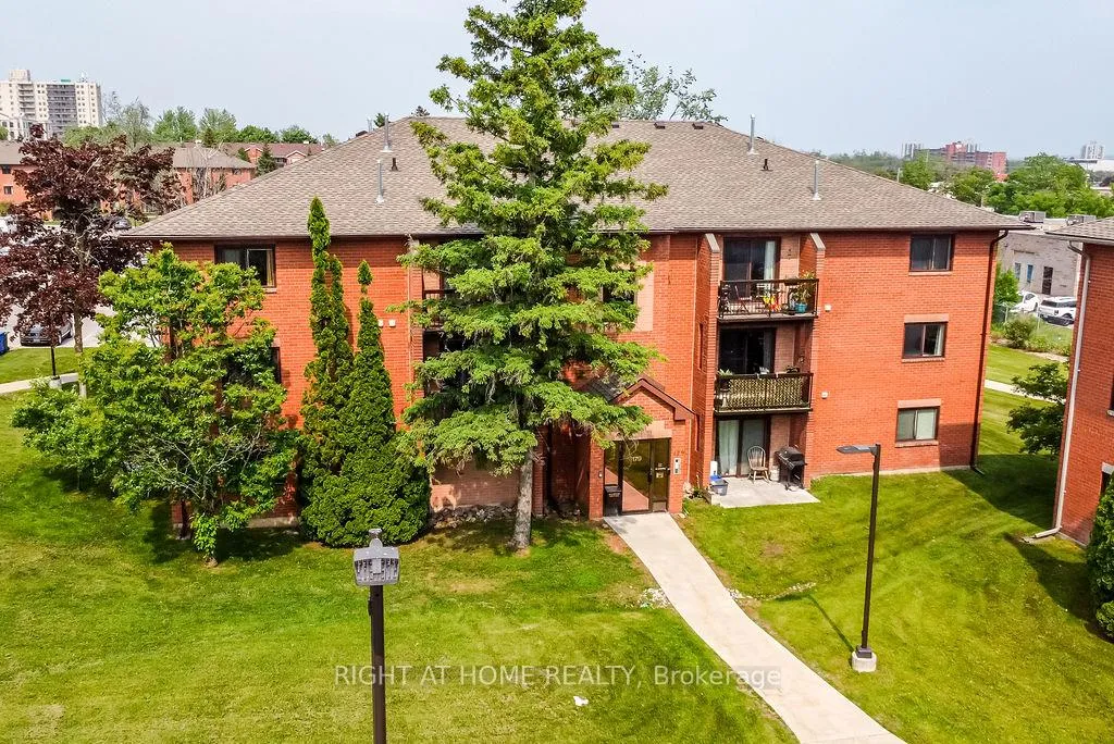Photo 32 of Unit B6, 179 Edgehill Drive, Barrie, Letitia Heights — HOMEH