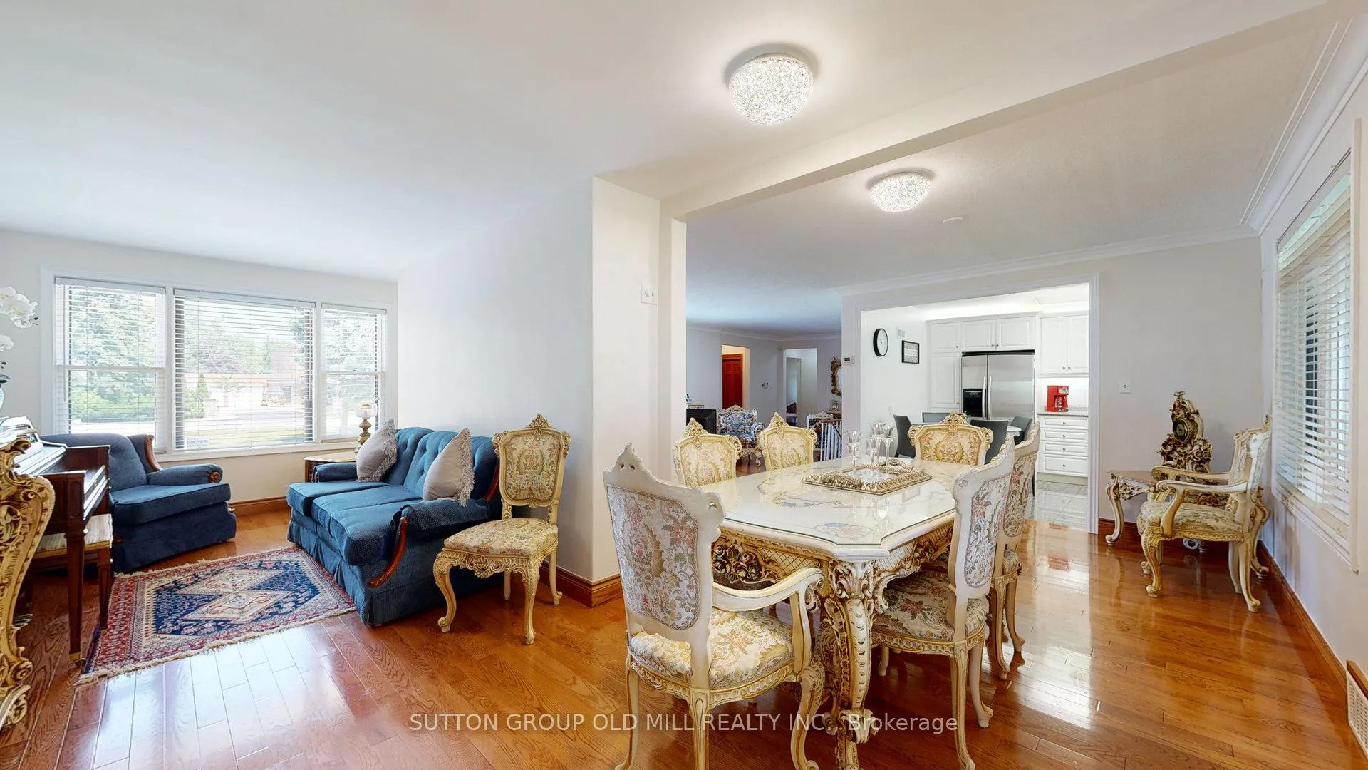 Photo 17 of 9 Westmount Park Road, Etobicoke, Humber Heights — HOMEH