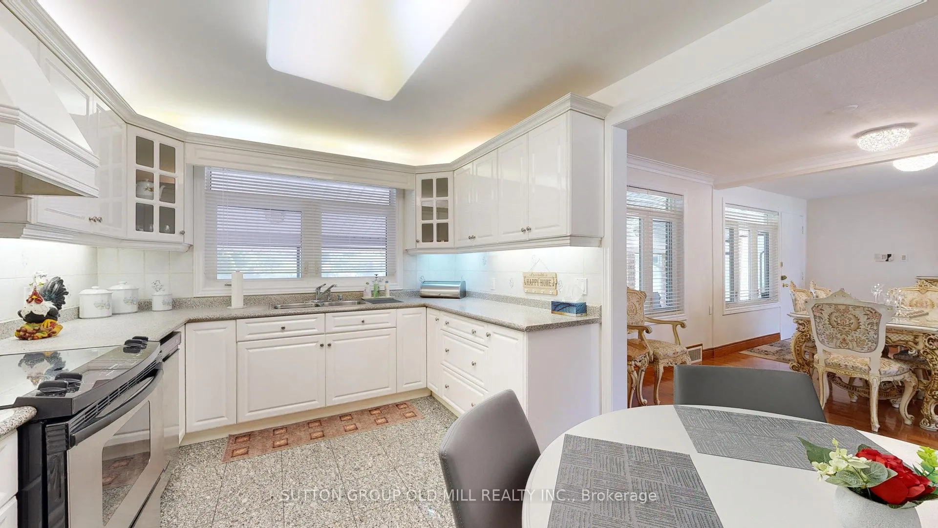 Photo 20 of 9 Westmount Park Road, Etobicoke, Humber Heights — HOMEH
