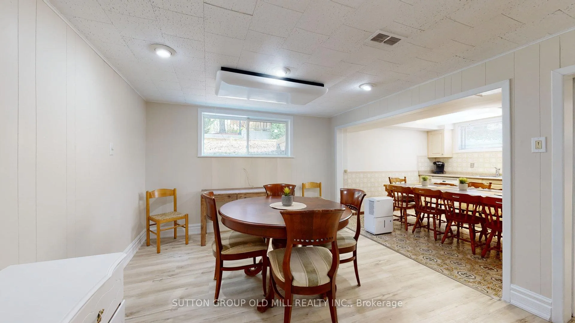 Photo 25 of 9 Westmount Park Road, Etobicoke, Humber Heights — HOMEH