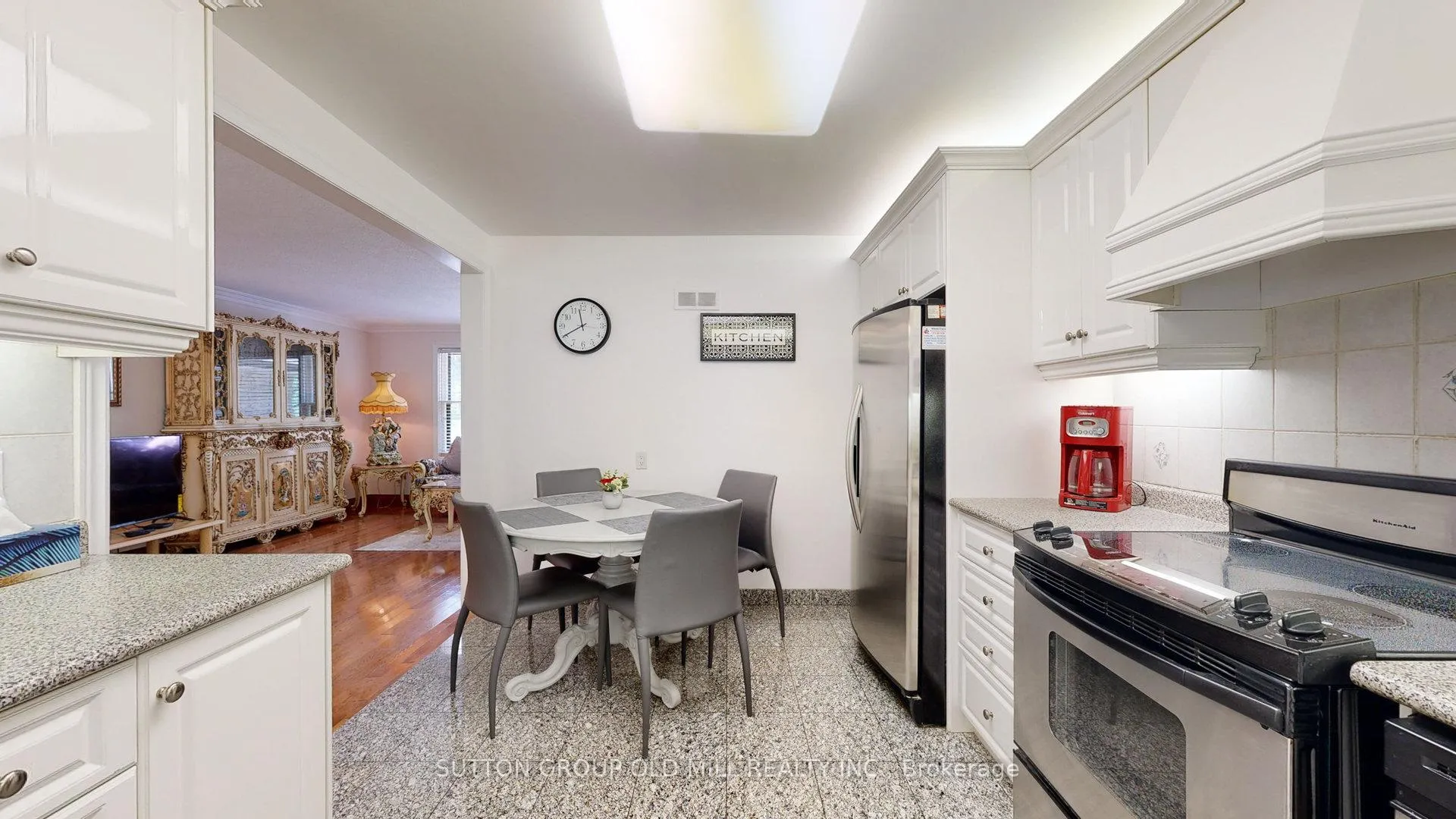 Photo 30 of 9 Westmount Park Road, Etobicoke, Humber Heights — HOMEH