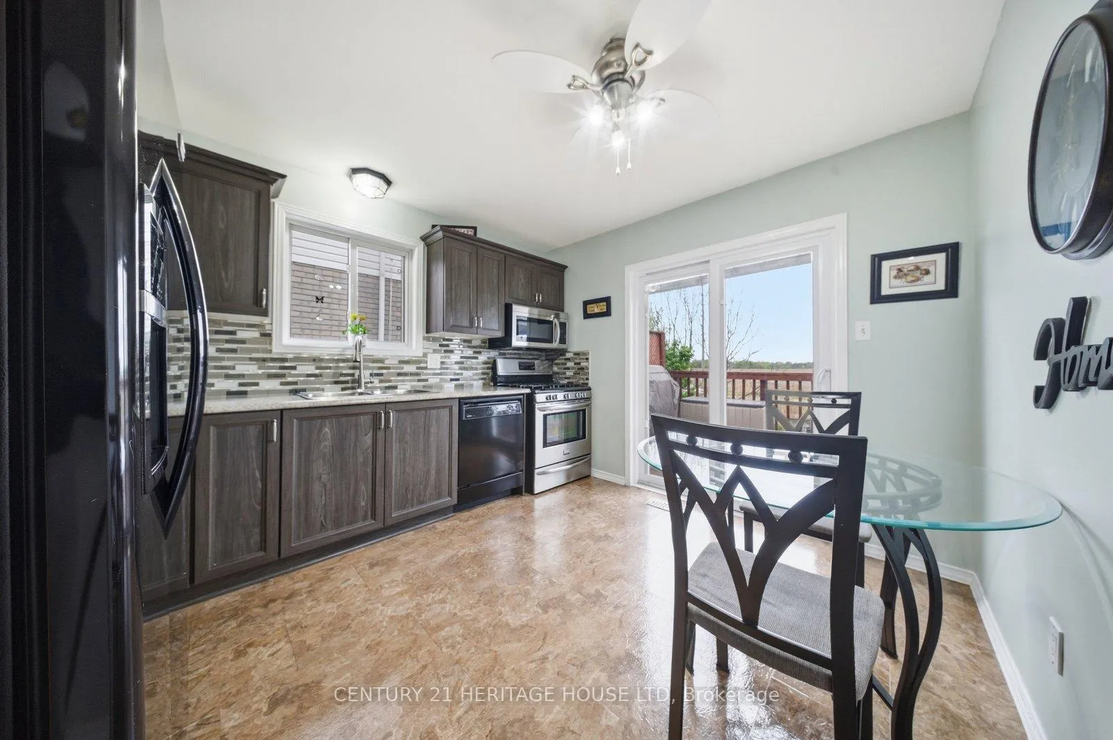 Photo 8 of 37 Anastasia Crescent, Brantford, Lynden Hills — HOMEH