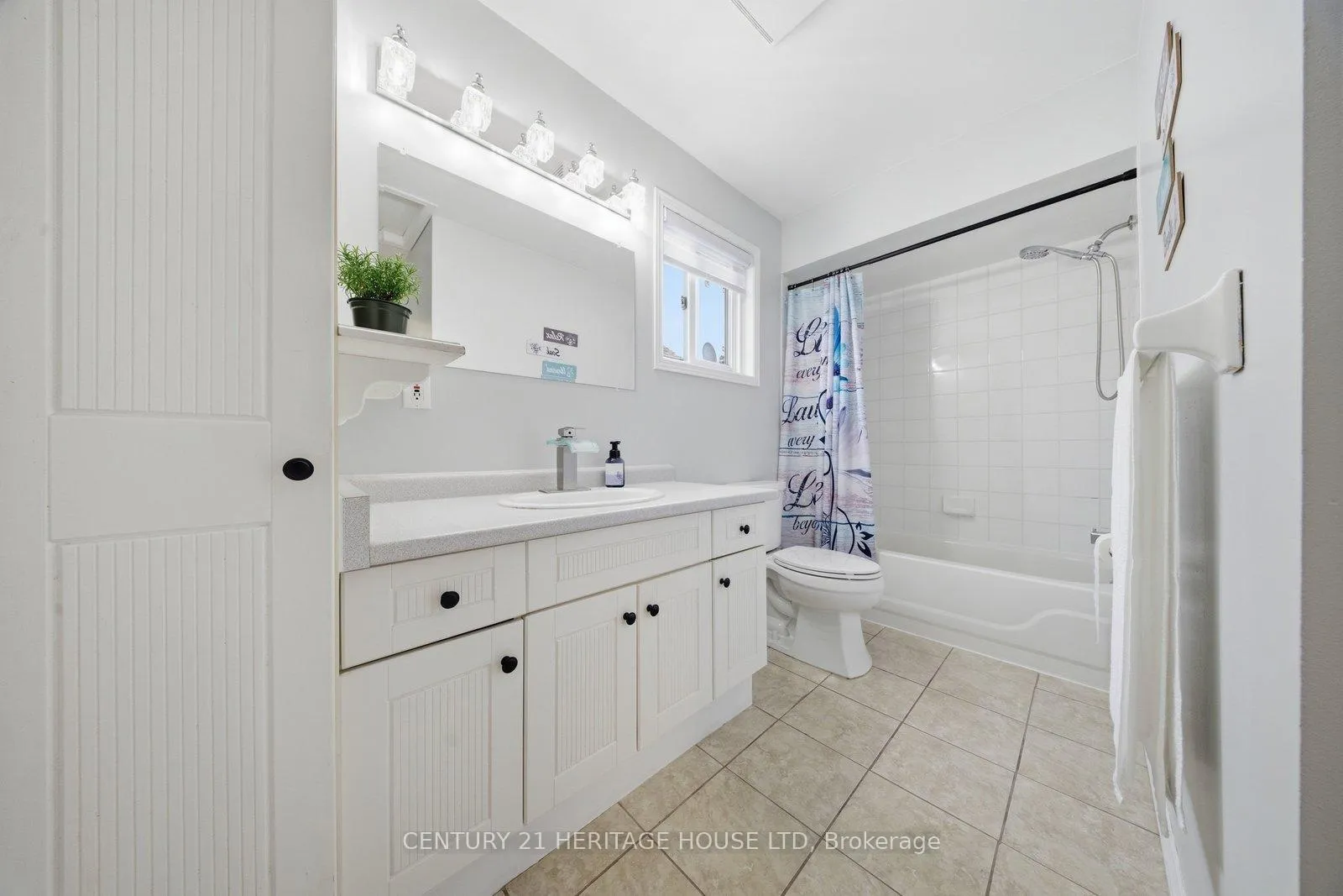 Photo 16 of 37 Anastasia Crescent, Brantford, Lynden Hills — HOMEH