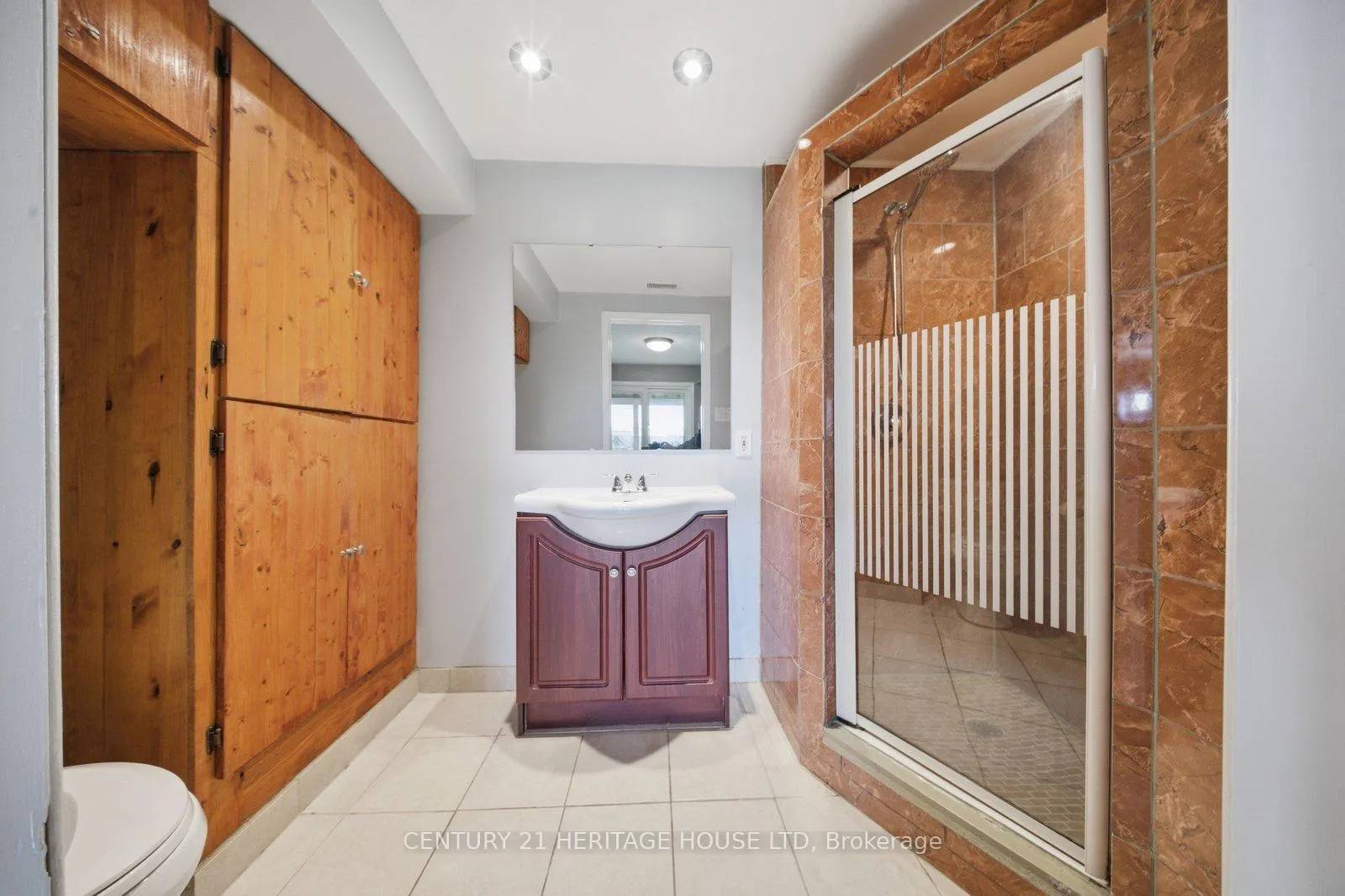 Photo 22 of 37 Anastasia Crescent, Brantford, Lynden Hills — HOMEH