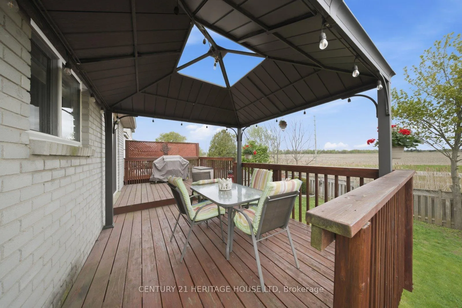 Photo 23 of 37 Anastasia Crescent, Brantford, Lynden Hills — HOMEH