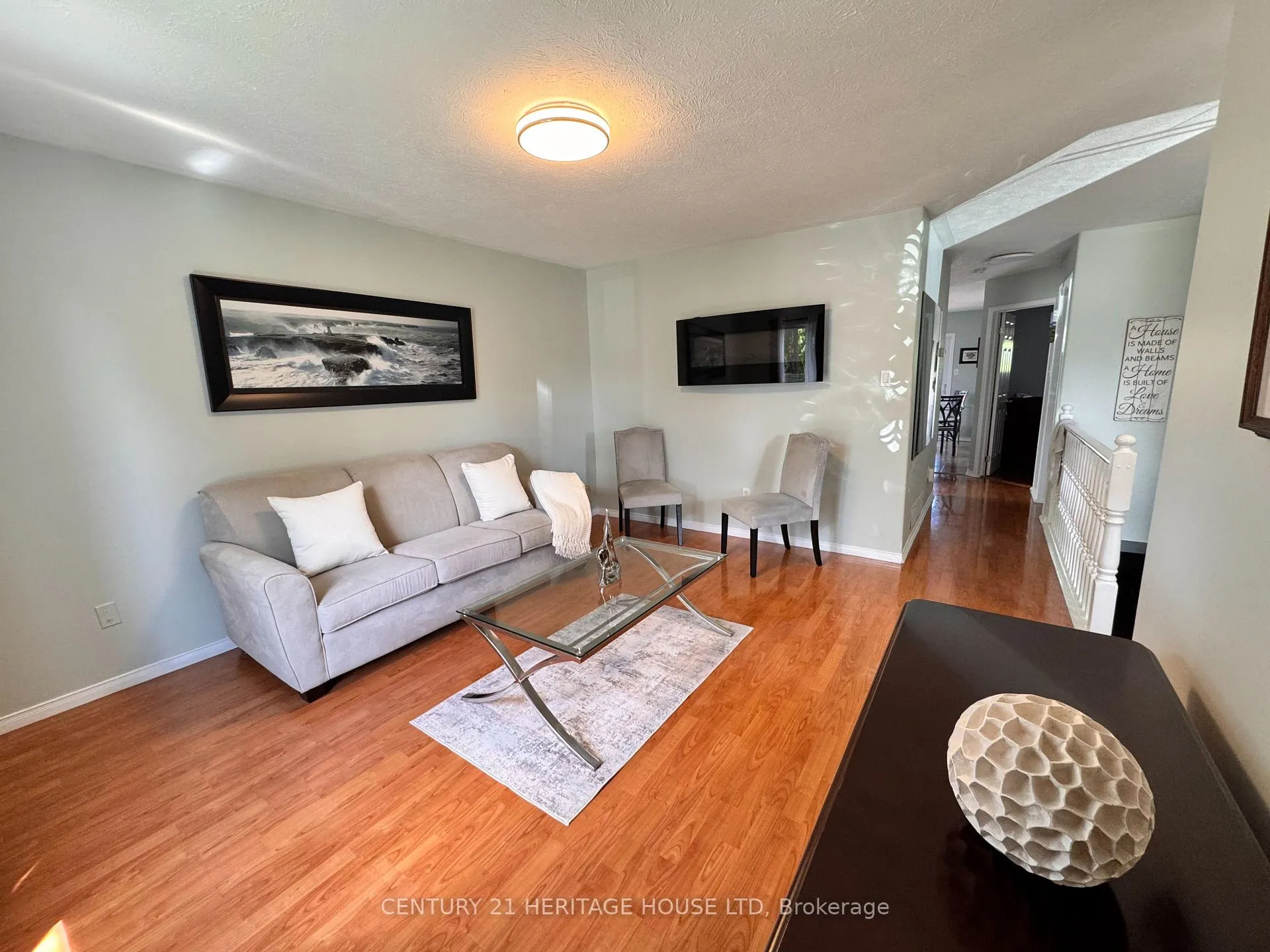 Photo 6 of 37 Anastasia Crescent, Brantford, Lynden Hills — HOMEH