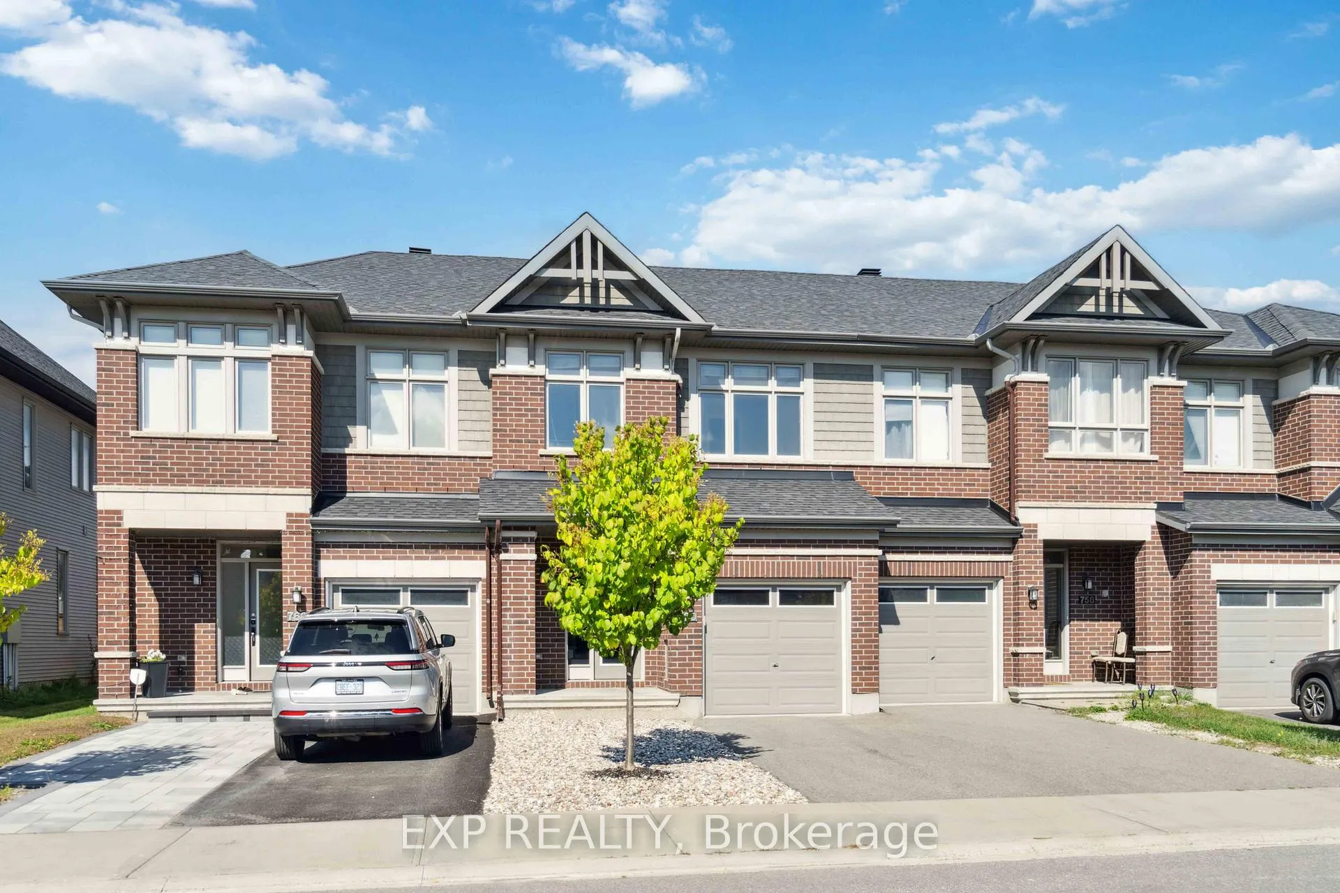 Photo 2 of 760 Carnelian Crescent, Ottawa, Riverside South/Gloucester Glen — HOMEH