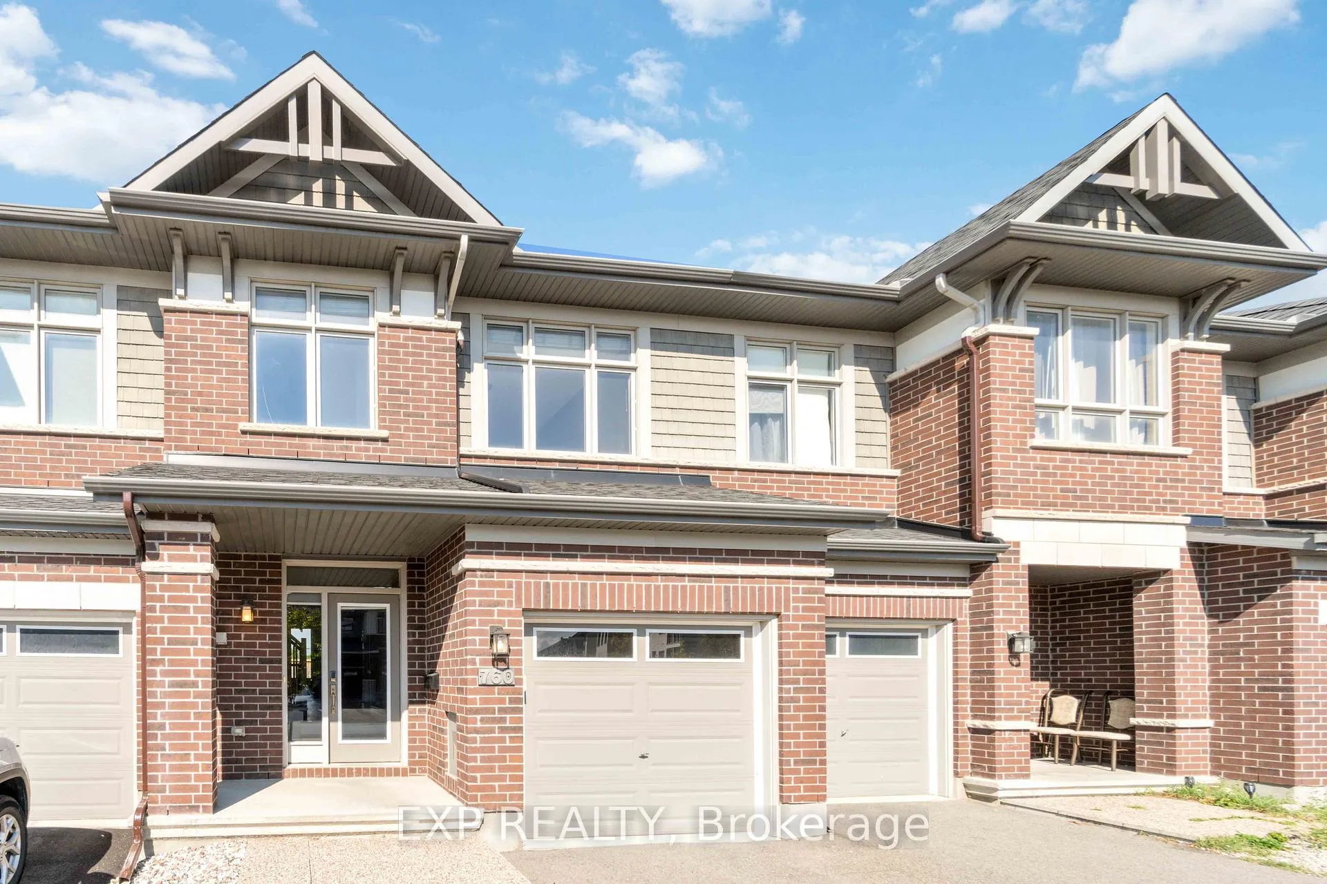 Photo 3 of 760 Carnelian Crescent, Ottawa, Riverside South/Gloucester Glen — HOMEH