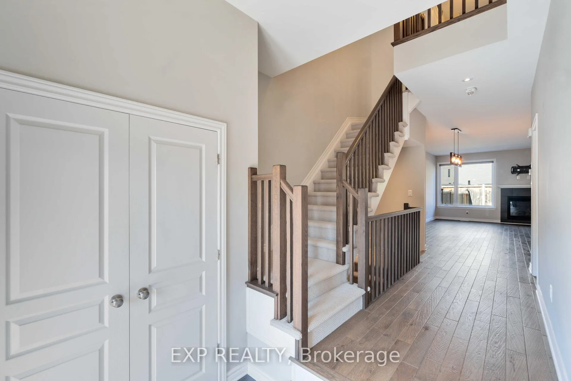 Photo 4 of 760 Carnelian Crescent, Ottawa, Riverside South/Gloucester Glen — HOMEH