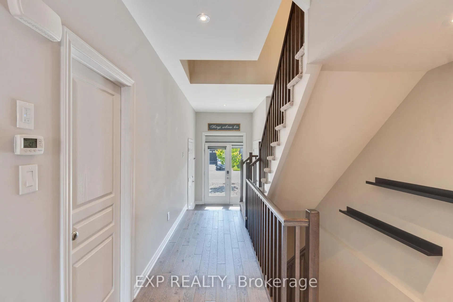 Photo 5 of 760 Carnelian Crescent, Ottawa, Riverside South/Gloucester Glen — HOMEH