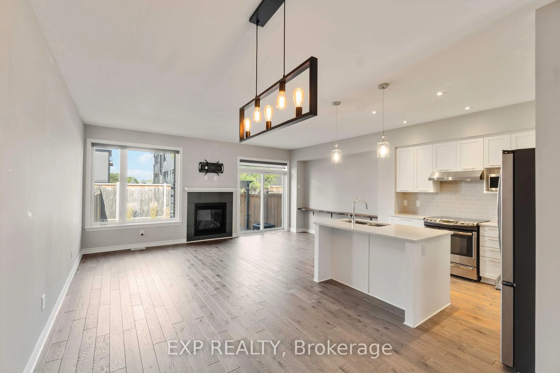Photo 9 of 760 Carnelian Crescent, Ottawa, Riverside South/Gloucester Glen — HOMEH