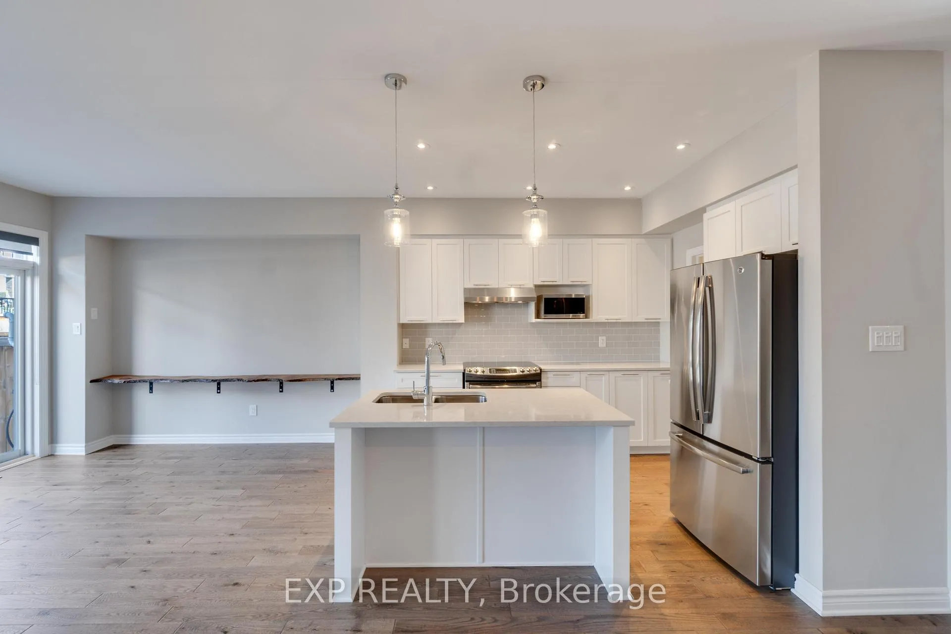 Photo 10 of 760 Carnelian Crescent, Ottawa, Riverside South/Gloucester Glen — HOMEH