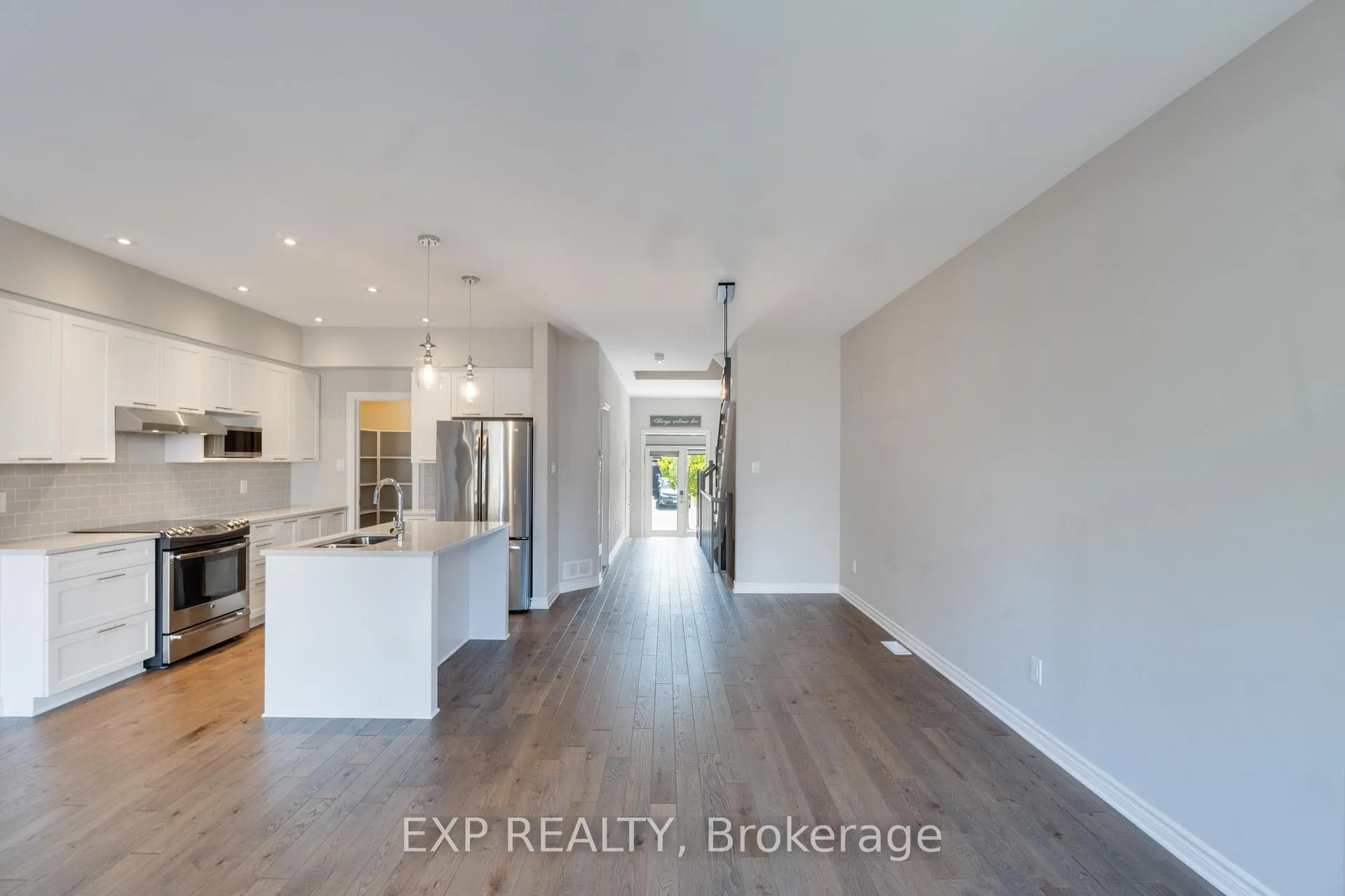 Photo 12 of 760 Carnelian Crescent, Ottawa, Riverside South/Gloucester Glen — HOMEH