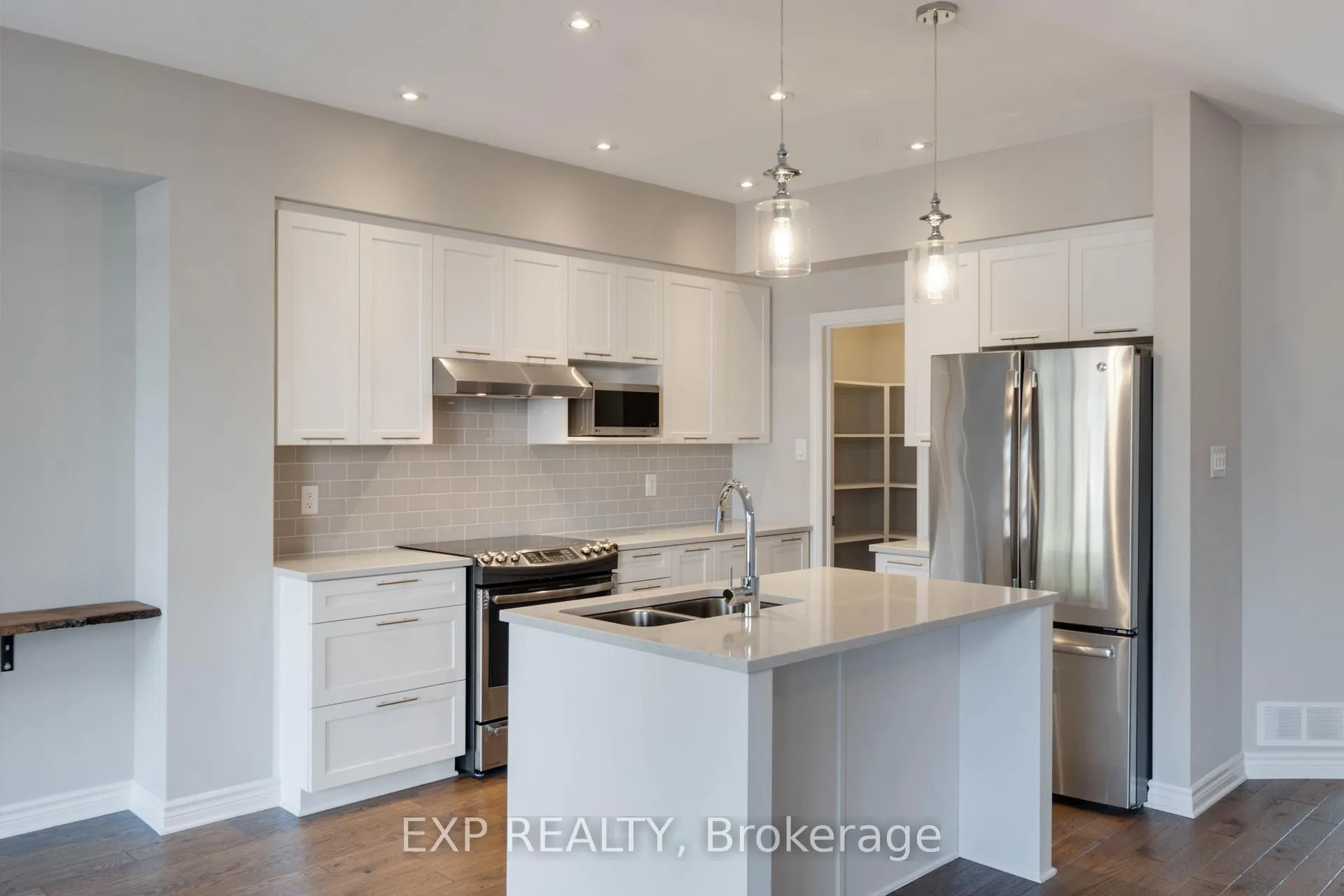 Photo 13 of 760 Carnelian Crescent, Ottawa, Riverside South/Gloucester Glen — HOMEH