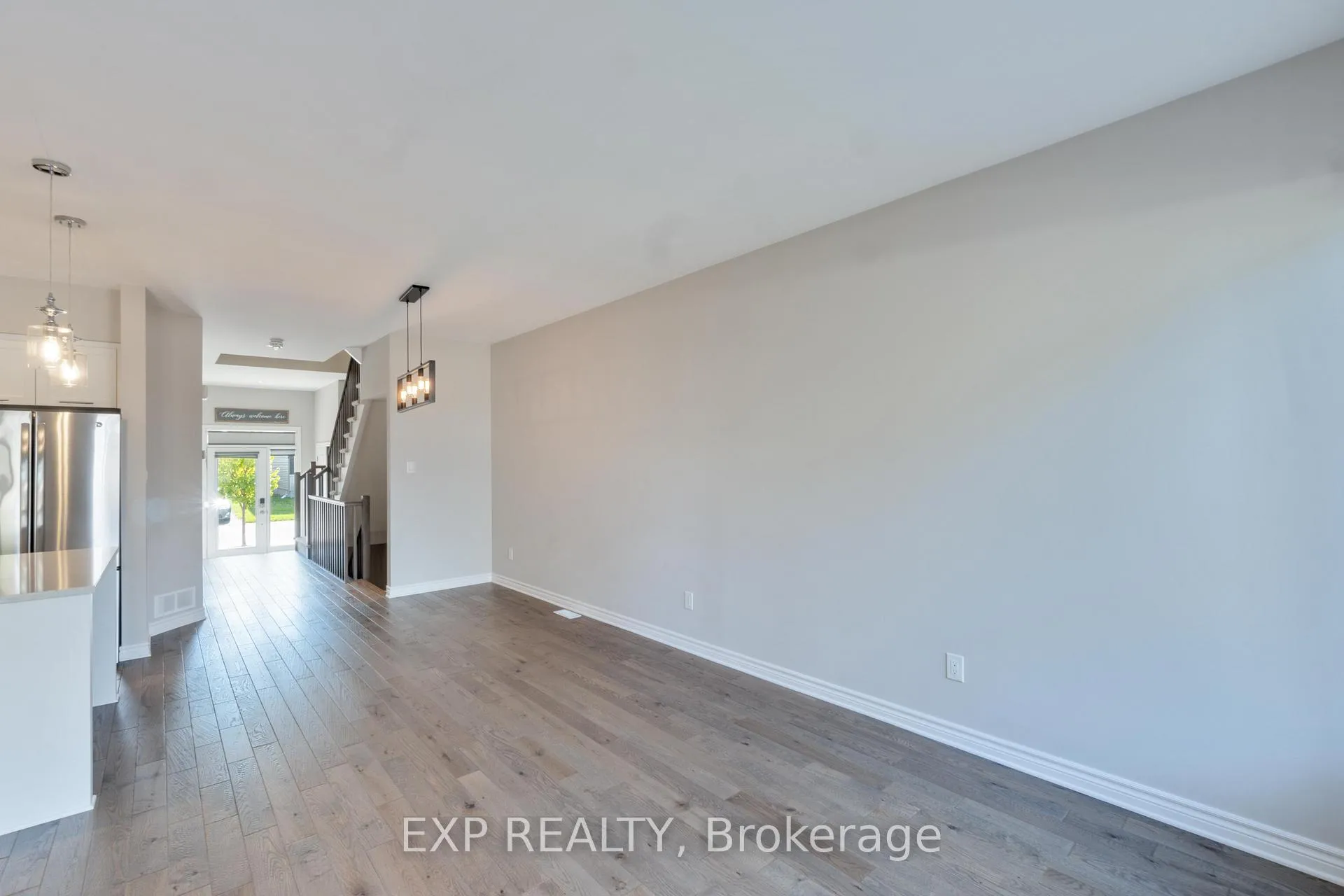 Photo 14 of 760 Carnelian Crescent, Ottawa, Riverside South/Gloucester Glen — HOMEH