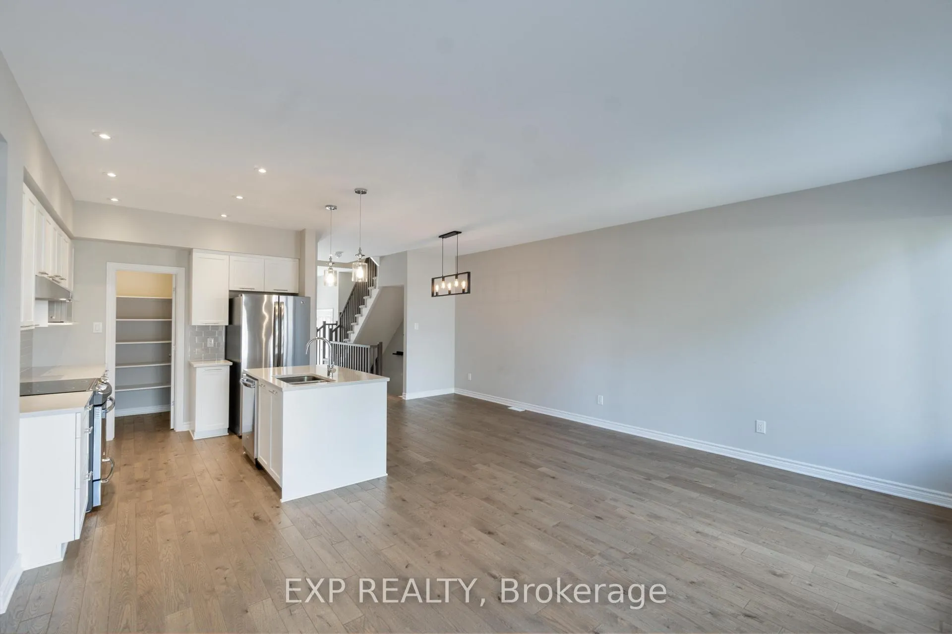 Photo 15 of 760 Carnelian Crescent, Ottawa, Riverside South/Gloucester Glen — HOMEH