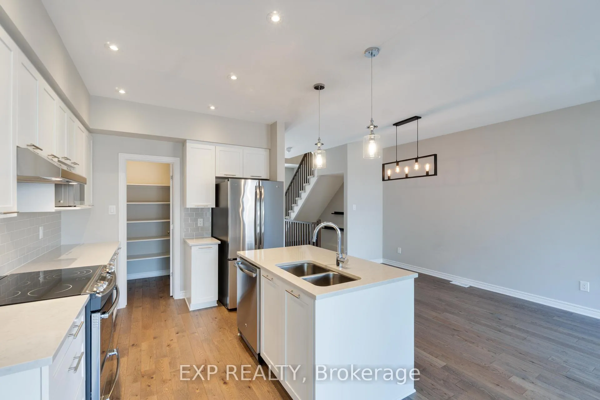 Photo 16 of 760 Carnelian Crescent, Ottawa, Riverside South/Gloucester Glen — HOMEH