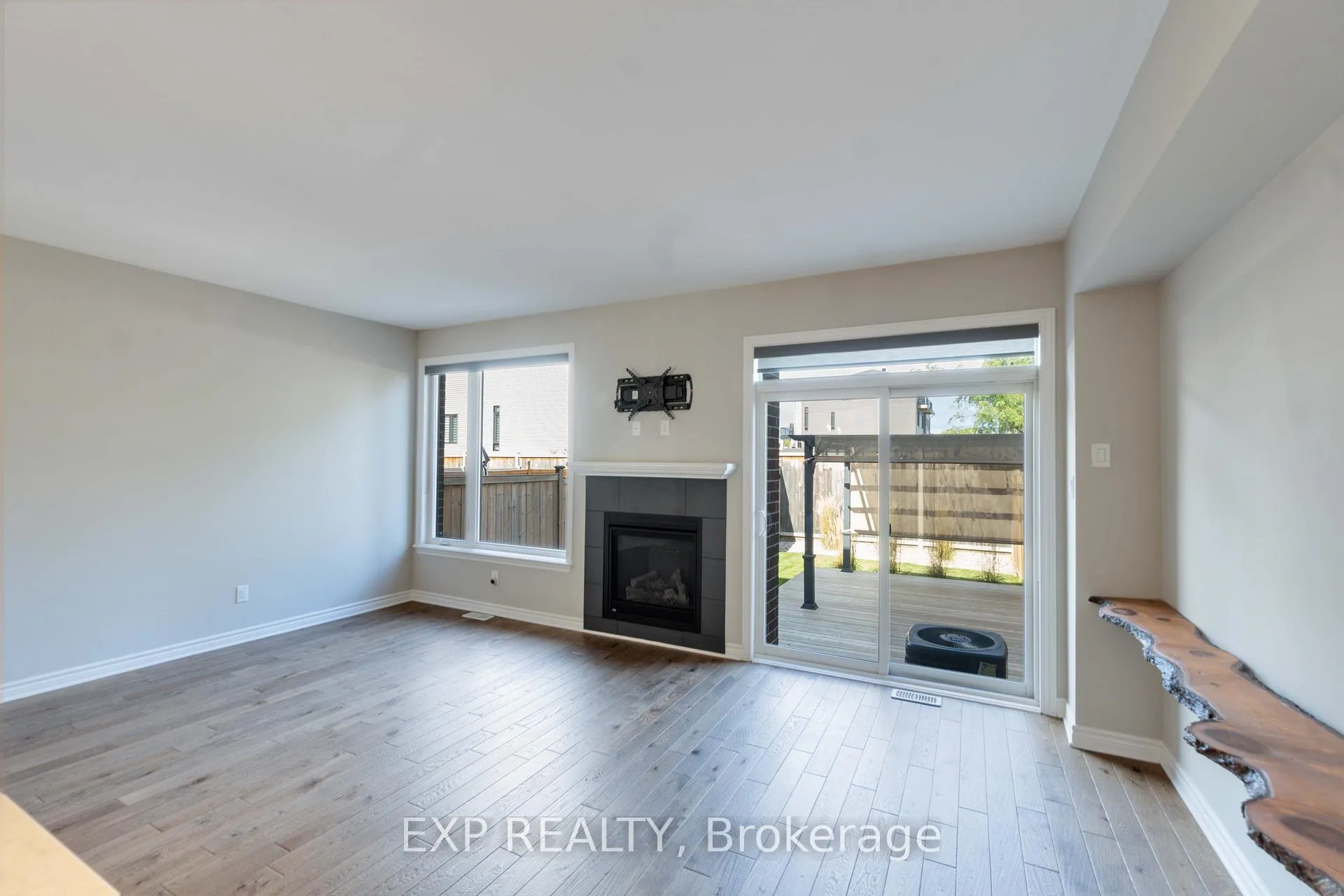 Photo 17 of 760 Carnelian Crescent, Ottawa, Riverside South/Gloucester Glen — HOMEH