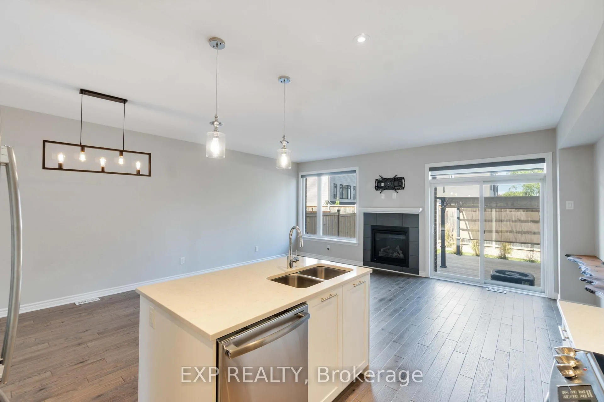 Photo 18 of 760 Carnelian Crescent, Ottawa, Riverside South/Gloucester Glen — HOMEH