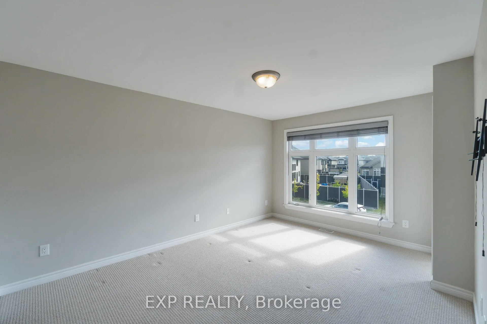 Photo 24 of 760 Carnelian Crescent, Ottawa, Riverside South/Gloucester Glen — HOMEH